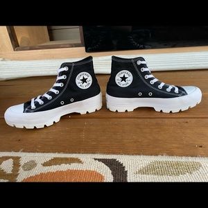 Women’s all star lugged converse.